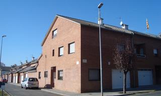 Maison jumelée  C/ prat de la riba esq. c/ arbreda. Solvia inmobiliaria  chalet adosado castellar del vallès