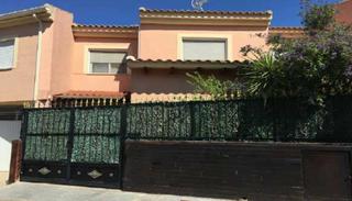 Casa aparellada  Av europa. Solvia inmobiliaria  chalet adosado bigastro