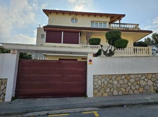 Chalet  C/ agricultura. Solvia inmobiliaria  chalet independiente sant pere de ribes