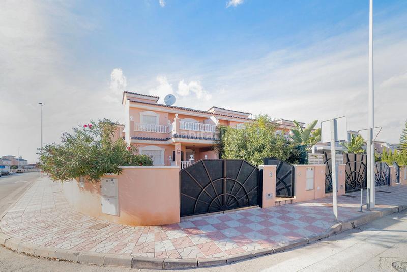 Foto 2793432d-a94b-4e13-8f1e-8b4d0ba76c4f. Duplex dans Puerto Marino Santa Pola