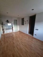 Casa aparellada  C/ corunya. Solvia inmobiliaria  chalet adosado sant vicenç dels horts