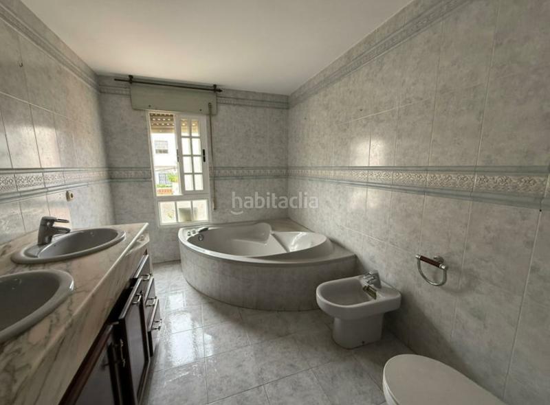 Foto 6735400d-ee50-4ee3-946a-72b4f1080029. Piso solvia inmobiliaria piso ejido el en Santa María del Águila Ejido (El)