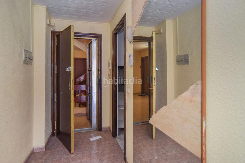 Foto 0540695f-0df0-497b-b03e-acb7bdaeba6b. Piso solvia inmobiliaria piso en Lloreda Badalona