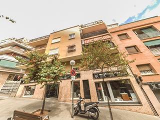 Pis  C/ camprecios. Solvia inmobiliaria  piso barcelona