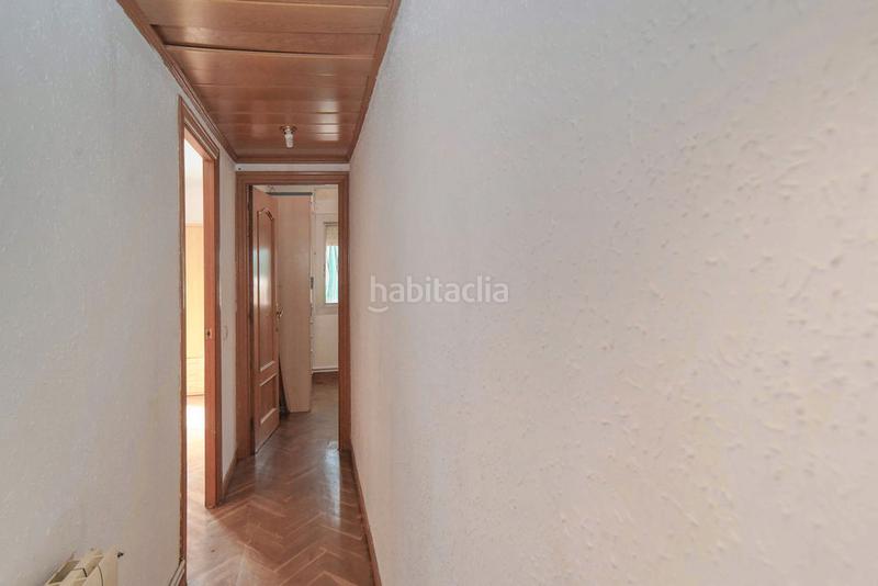 Foto 5d929ab3-1592-41f6-8b24-aef72d1d40f9. Ático solvia inmobiliaria ático en Fondo Santa Coloma de Gramenet