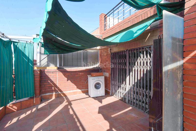 Foto 720cdee9-d664-4e39-acad-b10a7ff6ec00. Ático solvia inmobiliaria ático en Fondo Santa Coloma de Gramenet