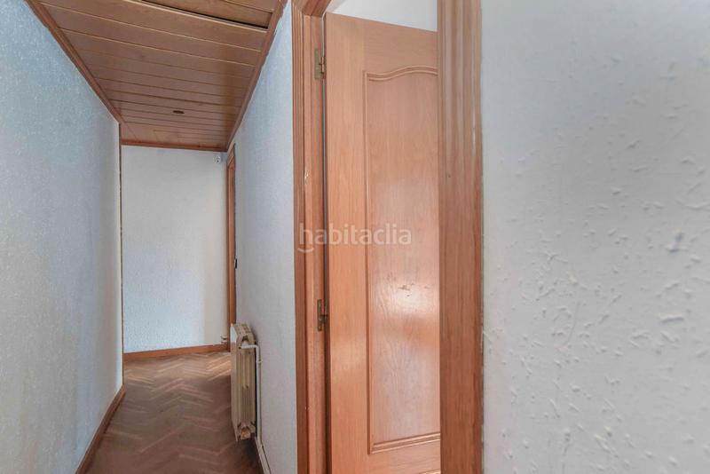 Foto 94bf3b12-e6c5-4060-8665-0c7147009a64. Ático solvia inmobiliaria ático en Fondo Santa Coloma de Gramenet