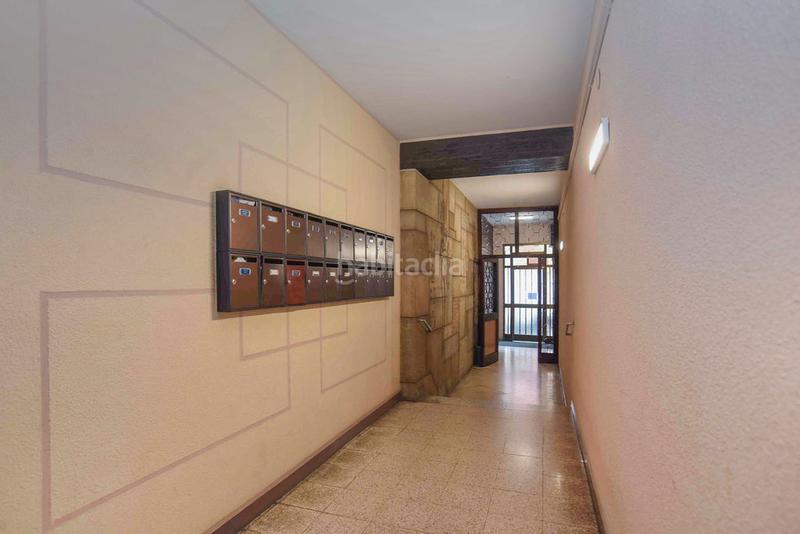Foto b017dfb9-d302-479d-9735-a6c57abd0906. Ático solvia inmobiliaria ático en Fondo Santa Coloma de Gramenet