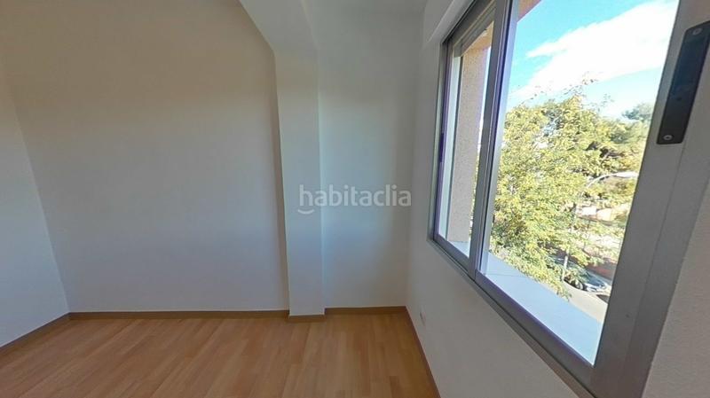 Foto bf0fc1a8-49ab-469b-933c-b4aa104691c4. Alquiler piso solvia inmobiliaria piso en Juan de la Cierva Getafe