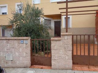 Casa aparellada  C/ granada. Solvia inmobiliaria  chalet adosado viso de san juan el