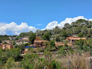 Landgut  C/ masferrer. Solvia inmobiliaria  suelo urbano roda de barà