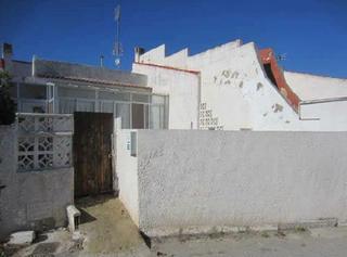 Maison jumelée  C/ josé gómez joselito. Solvia inmobiliaria  chalet adosado torrevieja