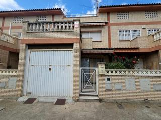 Maison jumelée  C/ riu besos. Solvia inmobiliaria  chalet adosado tarragona