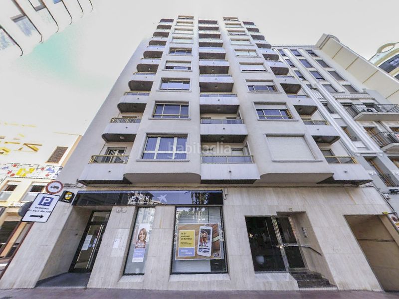 Foto 9f63bafc-39b8-4c49-803a-464f96f36361. Local comercial a Centre Alzira