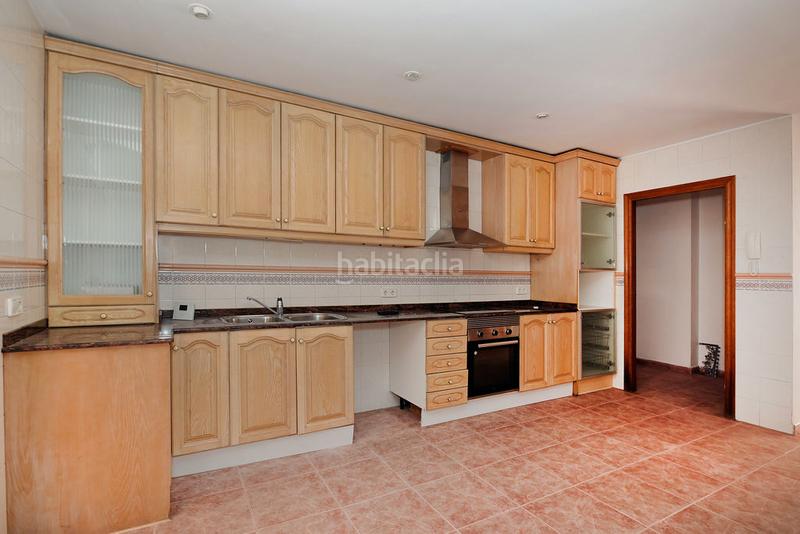 Foto 1733440a-f44b-4cf1-93b4-04a91a85de02. Casa pareada solvia inmobiliaria chalet adosado en Rubí