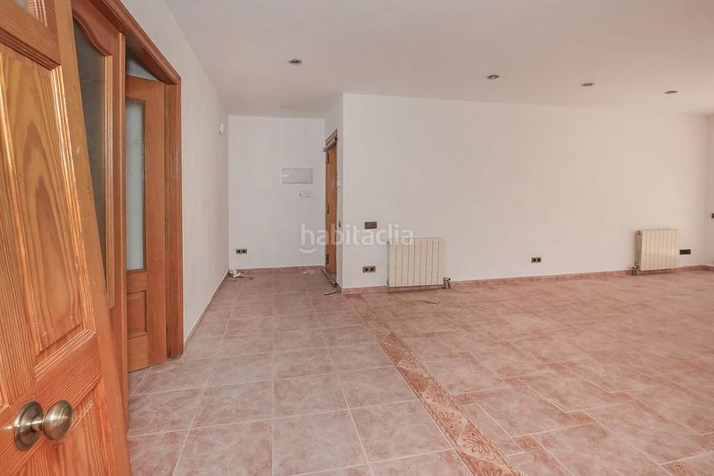 Foto 2acff0bf-e7e5-4e0e-8d1f-951014e2b064. Casa pareada solvia inmobiliaria chalet adosado en Rubí