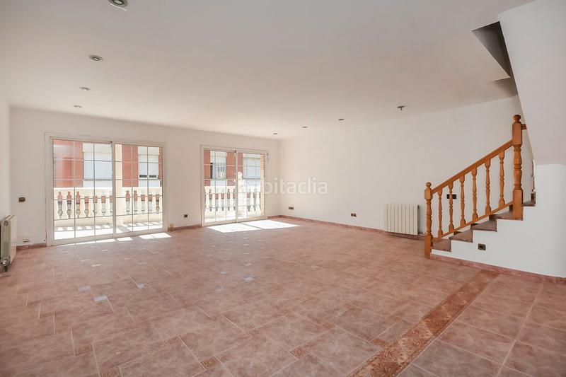 Foto 5bd15993-5302-4dad-91ea-f0743eddb1da. Casa pareada solvia inmobiliaria chalet adosado en Rubí