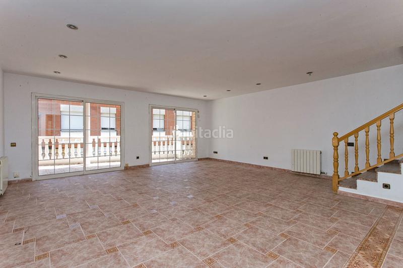 Foto f6ce9062-b05b-4399-883f-9c36449519b0. Casa pareada solvia inmobiliaria chalet adosado en Rubí