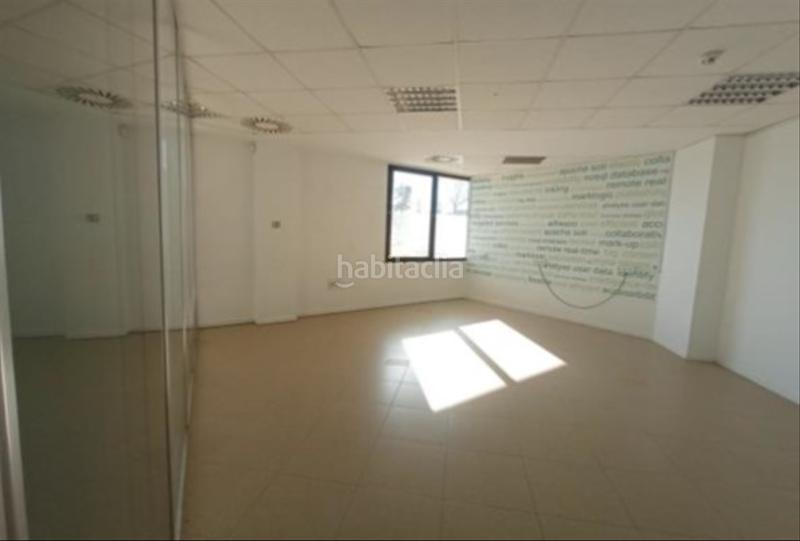 Foto 0b1cc179-dd24-49f5-b3e3-a117c69b5879. Location bureau dans Aljamar Tomares