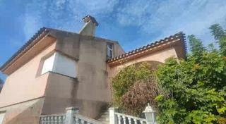 Xalet  C/ l´havana. Solvia inmobiliaria  chalet independiente deltebre