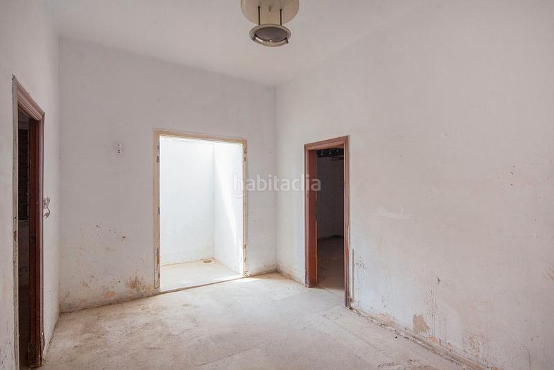 Foto 12e9bd6f-5bca-4b78-88ce-5fef76146e61. Pis a La Gavarra Cornellà de Llobregat