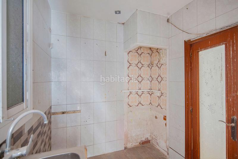 Foto cab46e75-330d-405e-8f47-c0bde585597f. Pis a La Gavarra Cornellà de Llobregat