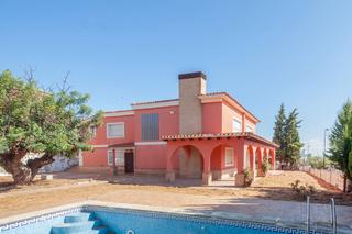 Chalet  C/ cuba. Solvia inmobiliaria  chalet independiente torrent