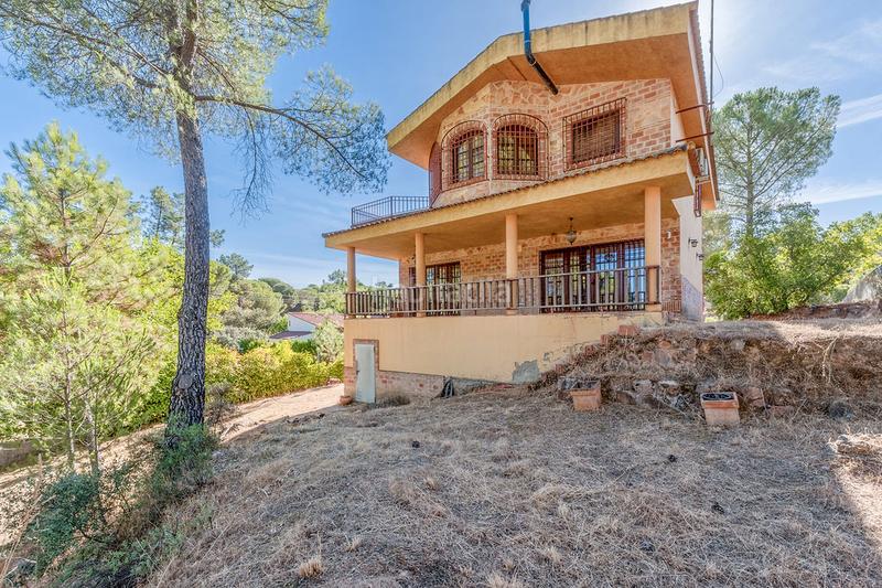 Foto 0dc42dab-b2f3-4c19-8b6c-8d5cbae2e38e. Chalet solvia inmobiliaria chalet independiente en Córdoba