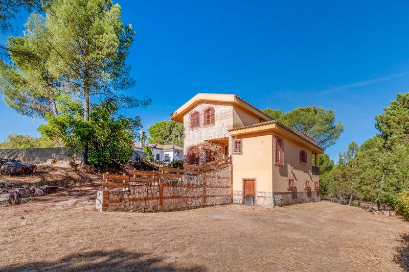 Foto 6a1334f6-5ff2-41e3-9175-b5a2bfd99c2d. Chalet solvia inmobiliaria chalet independiente en Córdoba