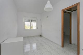 Pis  C/ terra baixa. Solvia inmobiliaria  piso hospitalet de llobregat el