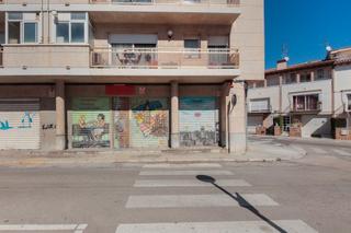 Local Comercial  C/ roquetes. Solvia inmobiliaria  locales vendrell el