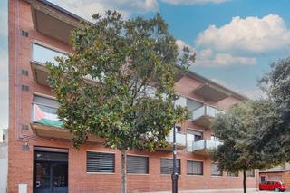 Pis  C/ riera. Solvia inmobiliaria  piso canovelles