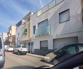 Casa aparellada  C/ jaume ninet. Solvia inmobiliaria  chalet adosado sabadell