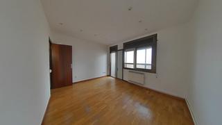 Appartement  C/ príncipe de vergara. Solvia inmobiliaria  piso badalona