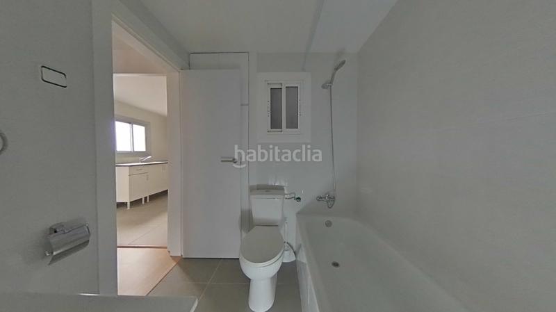 Foto 190e0309-cb43-482d-9a06-fc2e50a04127. Pis a Singuerlín Santa Coloma de Gramenet