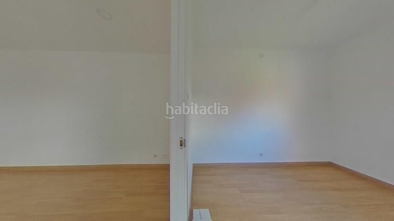 Foto 5c0a9302-7294-4a4a-a652-a8f9e1e550fd. Pis a Singuerlín Santa Coloma de Gramenet