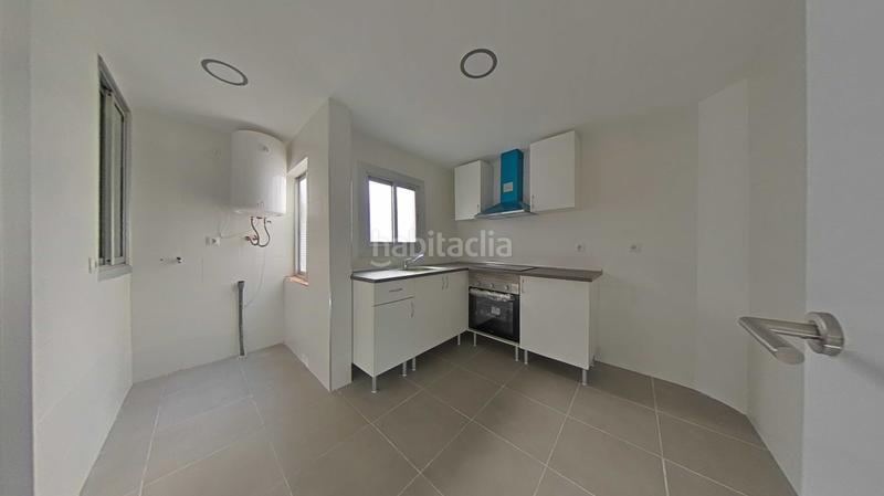 Foto c083c108-9e88-43bc-9500-3a773288379c. Pis a Singuerlín Santa Coloma de Gramenet