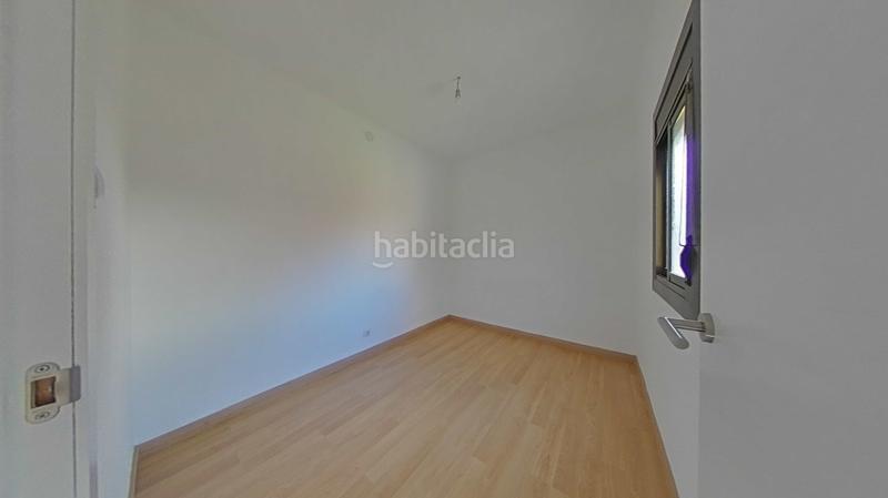 Foto e00f15d5-4680-4cb6-a528-8abc3c8fc1b7. Pis a Singuerlín Santa Coloma de Gramenet