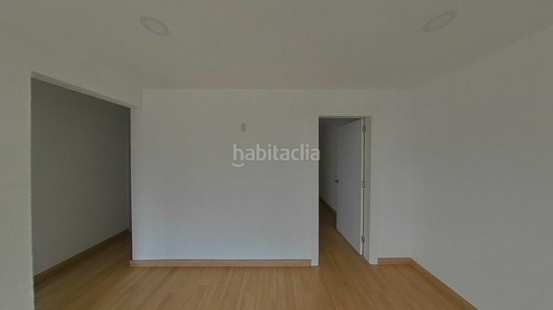 Foto ee88b85a-6f4b-4f5f-b6ad-8cd65b4384a7. Pis a Singuerlín Santa Coloma de Gramenet