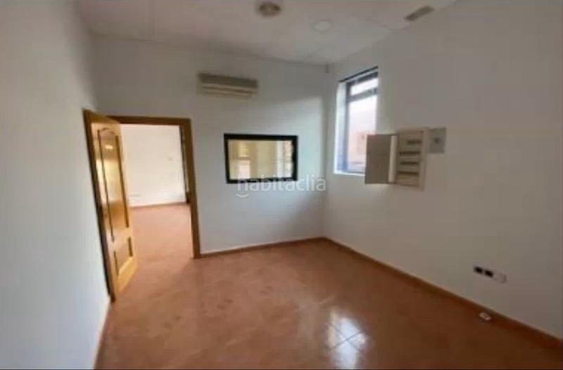 Foto 3da6d456-0a16-4487-8117-3c8bd1ab10c0. Locale commerciale in Laguna Park Parla