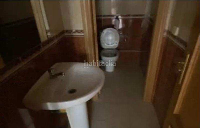 Foto cefd3026-0d9b-45c8-b0bf-545fc5eacc11. Locale commerciale in Laguna Park Parla