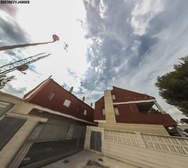 Casa aparellada  C/ alzira. Solvia inmobiliaria  chalet adosado saguntosagunt
