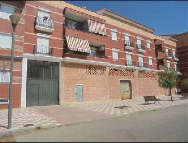 Foto f54a9a75-dfef-46c7-8a8a-7d017371ecef. Alquiler local comercial solvia inmobiliaria locales carolina la en Carolina (La)
