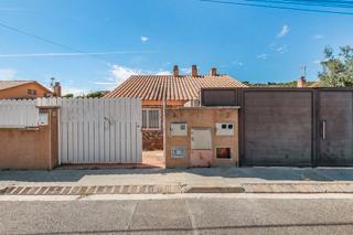 Doppelhaus  C/ torre del escipions. Solvia inmobiliaria  chalet adosado calafell