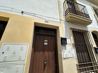 Appartement  C/ santa rita. Solvia inmobiliaria  piso moguer