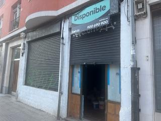 Local Comercial en Av Cantabria y C/ Calzadas