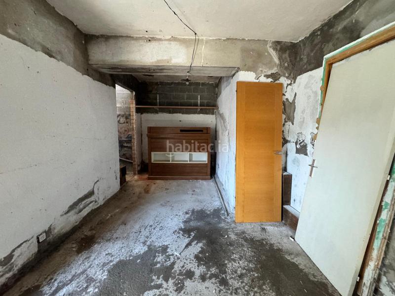 Foto d8162152-f697-41b2-a4c4-ba426fd44d83. Chalet in Singuerlín Santa Coloma de Gramenet