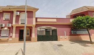 Maison jumelée  C/ neftalí. Solvia inmobiliaria  chalet adosado mairena del alcor