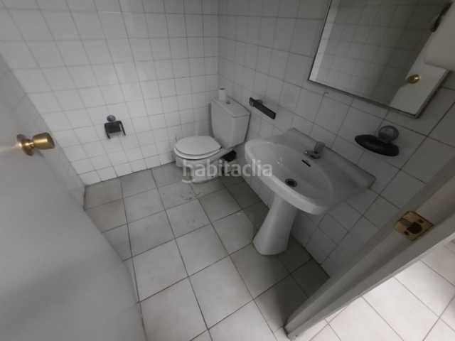 Foto 003b211a-fe37-4f62-b9d3-6d4c98e95416. Local comercial a Provençals del Poblenou Barcelona