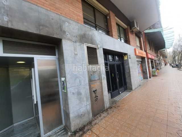 Foto 88ba74d4-92fb-41d7-94d3-b6ed23e3459f. Local comercial a Provençals del Poblenou Barcelona